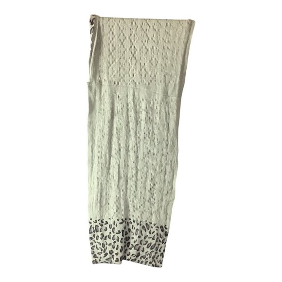 Women's Infinity Scarf Shawl Grey & Black Cheetah Leopard Print Lightweight Wrap - Picture 3 of 7